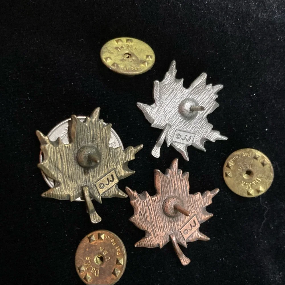 JJ JONETTE JEWELRY Lot of 3 OAK LEAF PINS Silver Copper Gold tone metal LIKE NEW